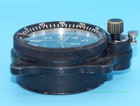 Junghans-J30-BZ-Borduhr-BoUk-1-Fl.23885-V1.2-004.jpg
