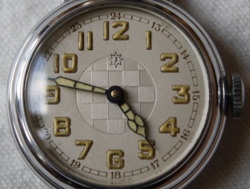 Junghans-J53-Rond-Radium-Front-Foto-u.-Sammlung-M.-Bütow.JPG