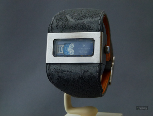 Junghans-Scheibenuhr-blau-007.png