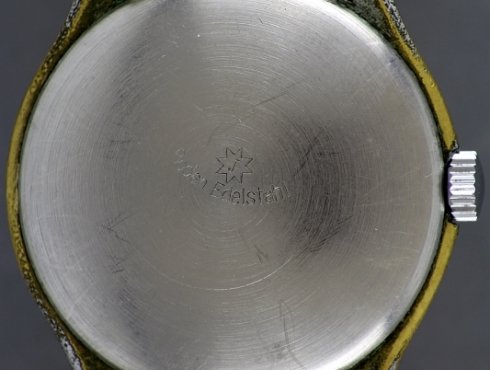 Junghans-J80-zentrale-Sekunde-separater-Ankerradkloben-01.jpg