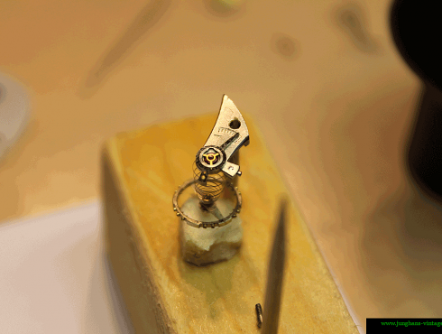 Junghans-J80-12-Junghans-680.75-Unruh-balance-wheel.png