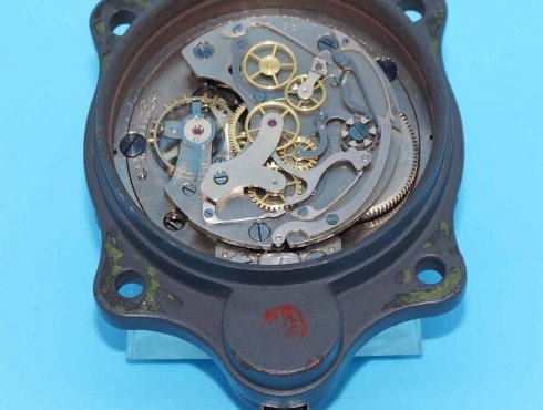 Junghans-J30-BZ-Borduhr-BoUk-1-Fl.23885-V1.3-001.jpg