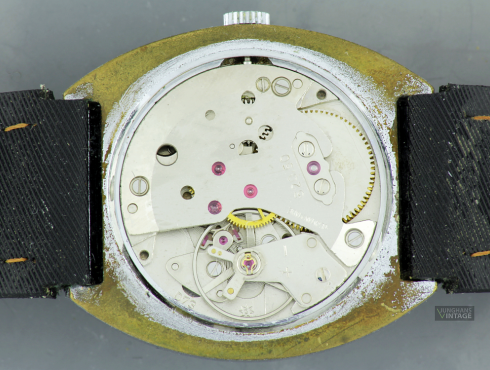 Junghans-620.50-Kissen-MAN-003.png