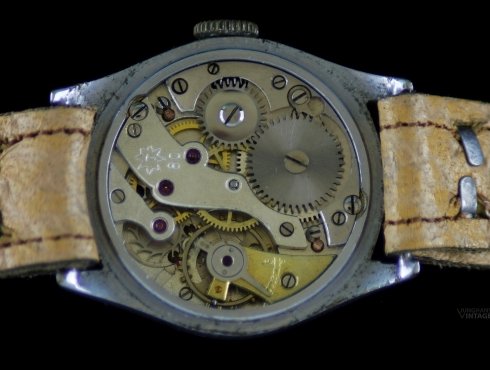 Junghans-J80-Junghans-680.70-Meister-kleine-Sekunde-separater-Ankerradkloben-003.jpg