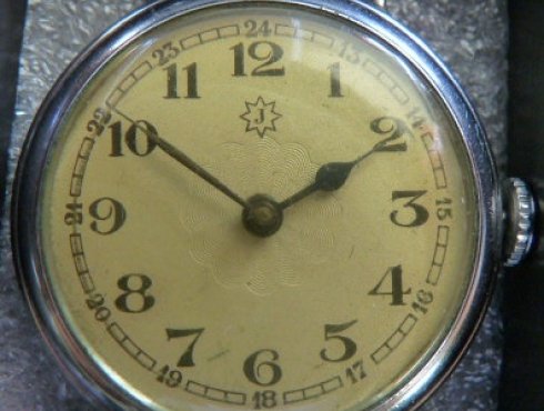 Junghans-J53-Rond-Front-Foto-u.-Sammlung-M.-Bütow.JPG