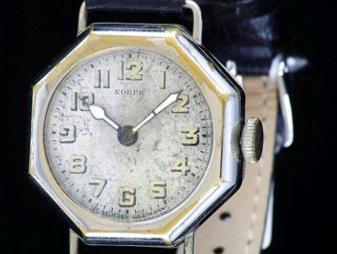 Junghans-13-NOBRK-octogon-M.-Weisser-02.jpg