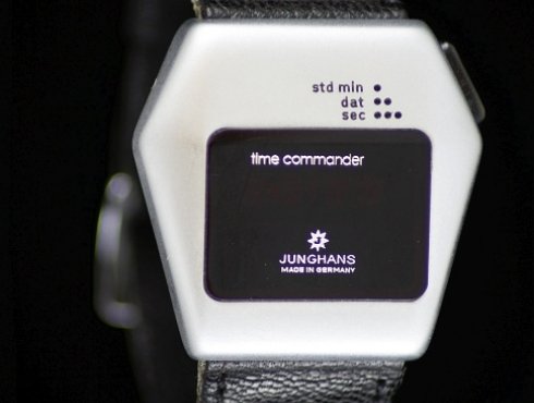 Junghans-613-time-commander-03.jpg