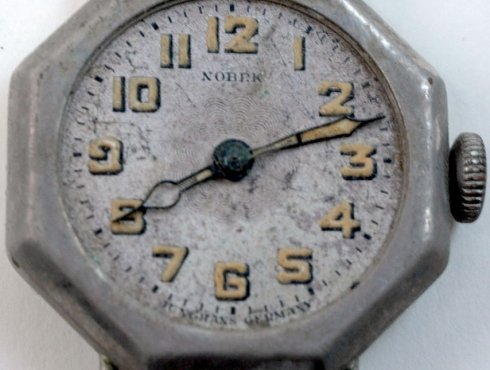 Junghans-J53-Octogon-Front-vor-Restauration-Foto-u.-Sammlung-M.-Bütow.JPG