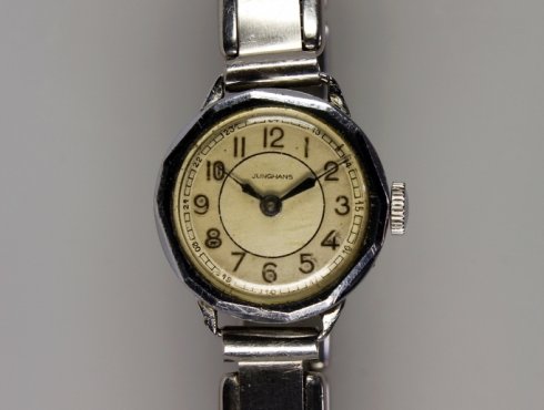 Junghans-J81-Front.jpg