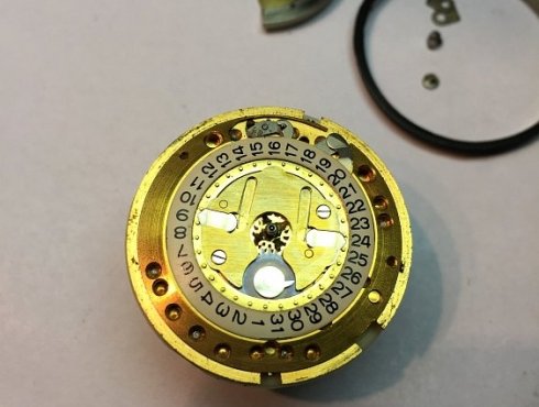 Junghans-J83_1-Junghans-683.72-010.jpg