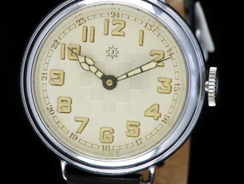 Junghans-J53-rund-Stern-M.-Weisser-01.jpg