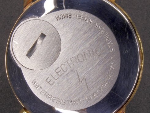 Junghans-600.11-22.jpg