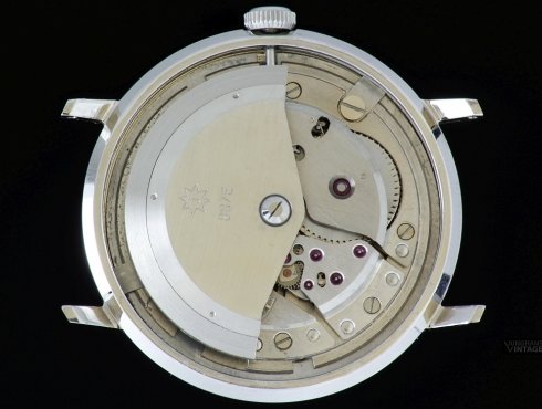 Junghans-Max-Bill-automatik-Datum-Sheldon-01.jpg