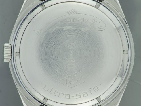 Junghans-651-ETA-2472-201.jpg