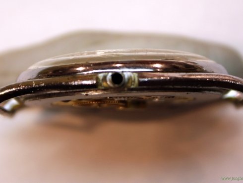 7-Junghans-J80-Junghans-680.72-seitlich-Glas-original.jpg