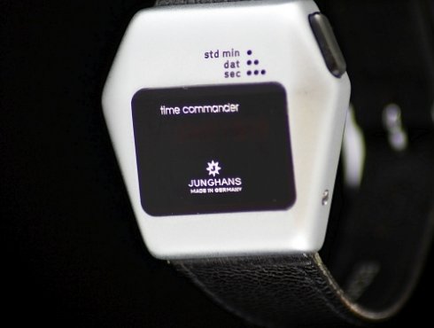 Junghans-613-time-commander-08.jpg