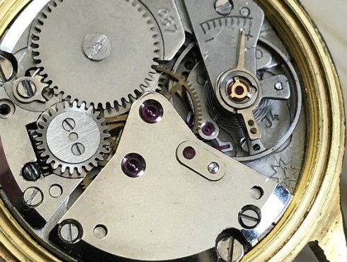 Junghans-mit-Datumscode-J-01.jpg