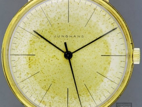 max bill Wanduhr by Junghans, mit Strichblatt